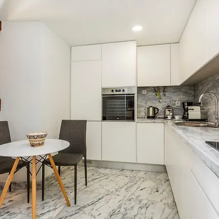 Cathedral Luxury And Spacious Daire